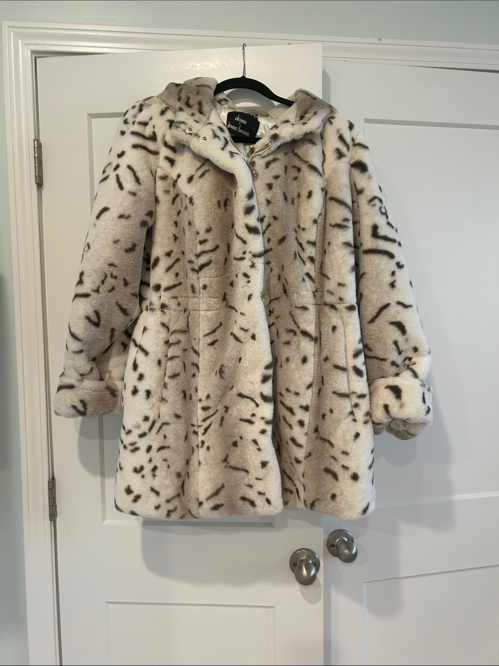 dennis basso Womans Faux Fur Hooded Coat in Cream with Brown Speckle